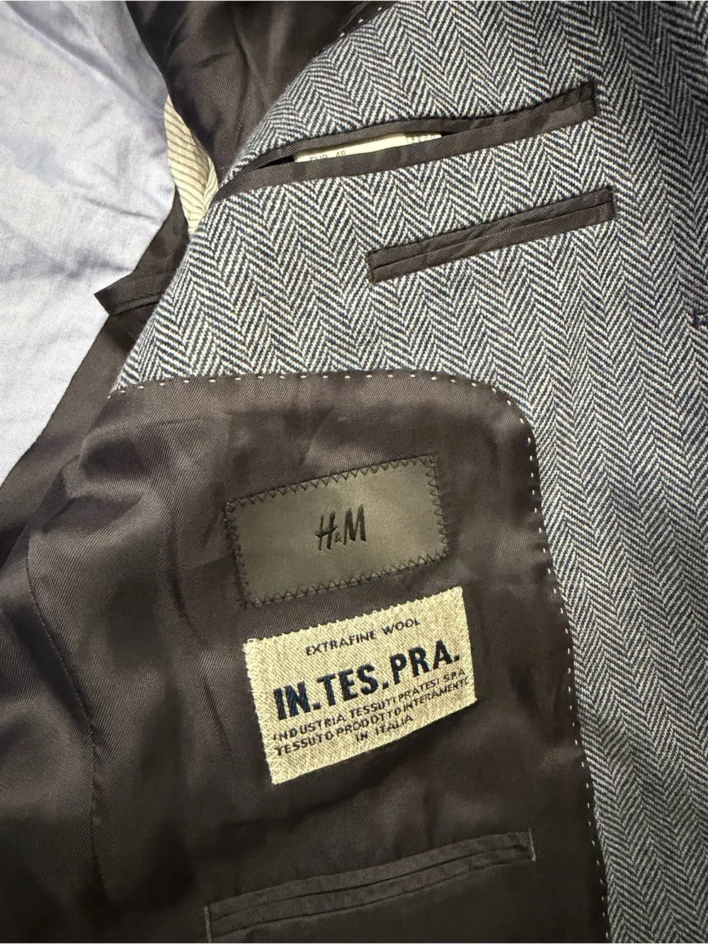 H&M Blue Herringbone Blazer with Brown Elbow Patches Extra fine Wool sz. 38R